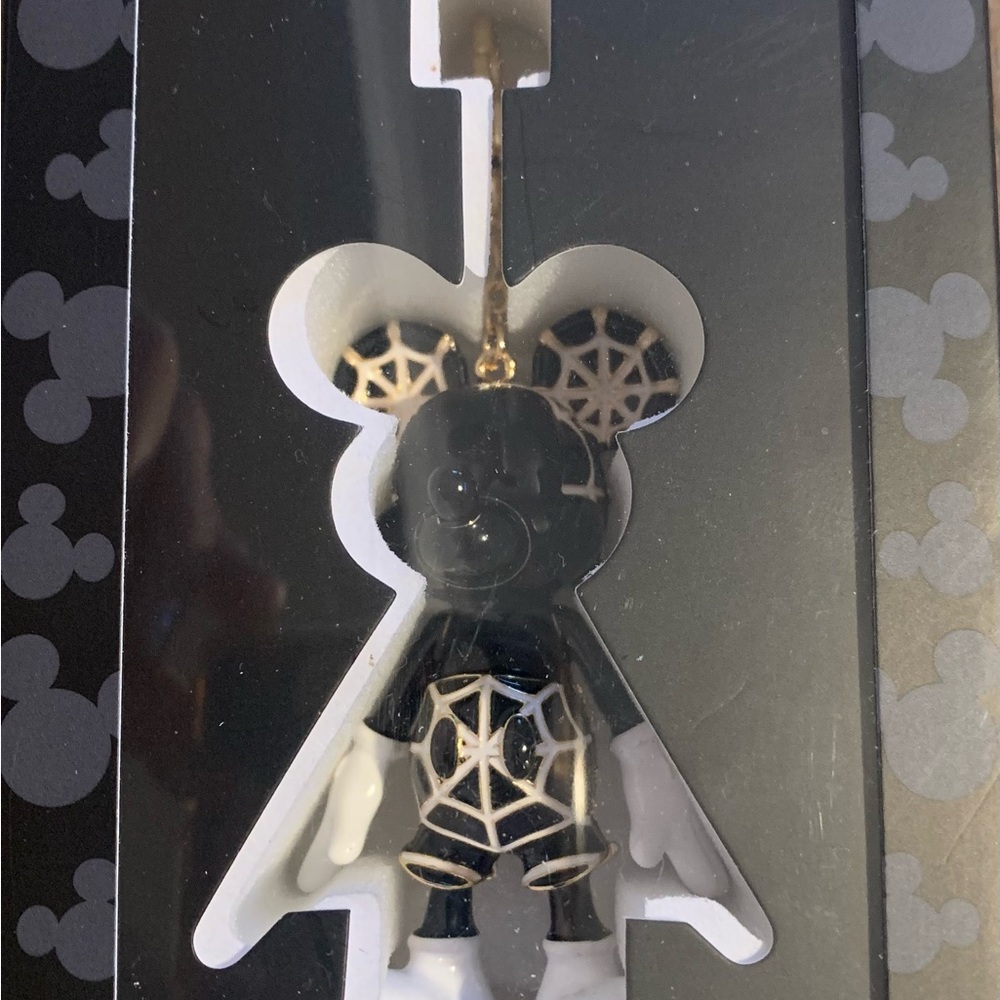 🎃 New Disney Baublebar Black Mickey Mouse Halloween Spider Web Bag Charm chain